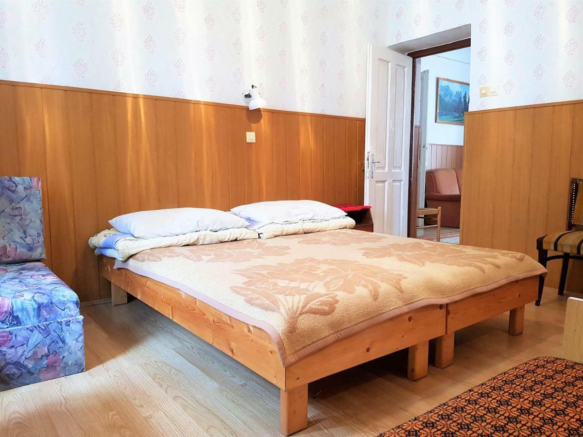 Parád Muskatli Ueduelohaz B&B 외부 사진